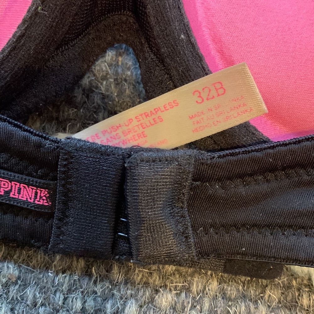 VS Wear Everywhere Strapless Push-Up Bra - Picture 4 of 6